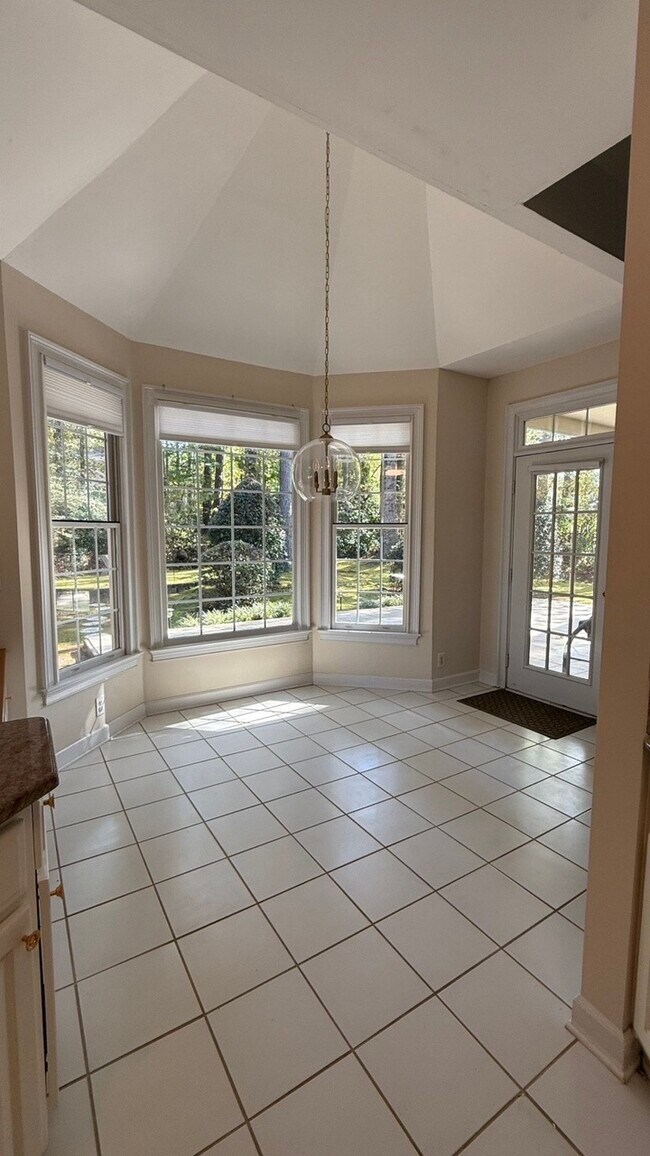 Building Photo - 80 Preswick Park Dr