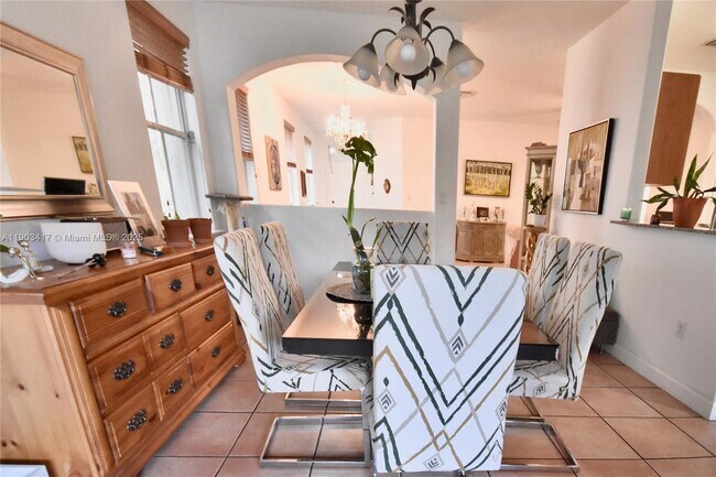 Building Photo - 11020 NW 48th Terrace