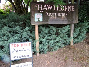 Building Photo - One Bedroom Apartment Close to Downtown