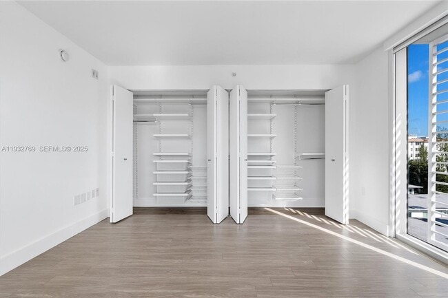 Building Photo - 1025 92nd St