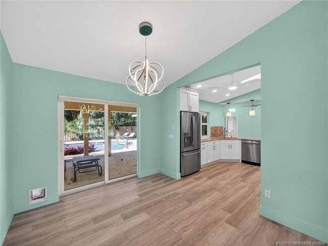 Building Photo - 3055 SE Glasgow Dr