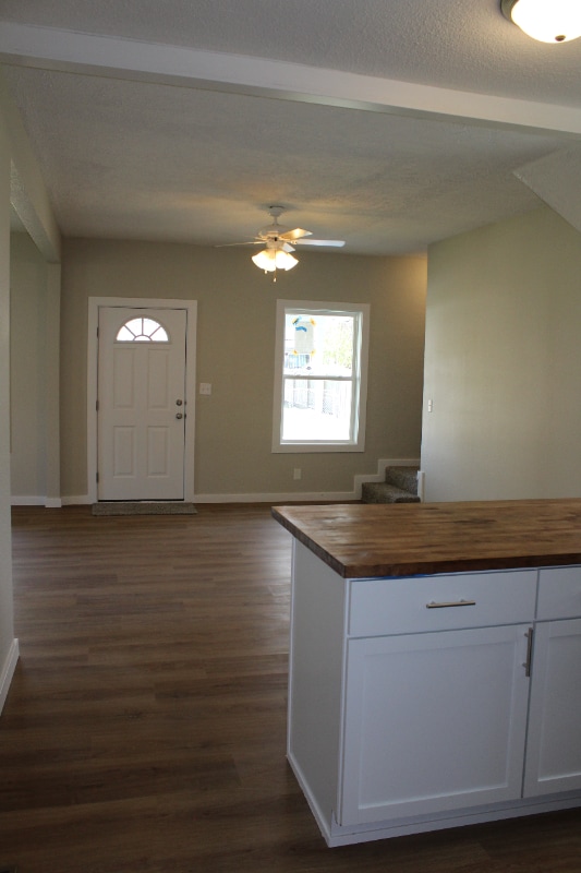 Building Photo - 419 S Clay St