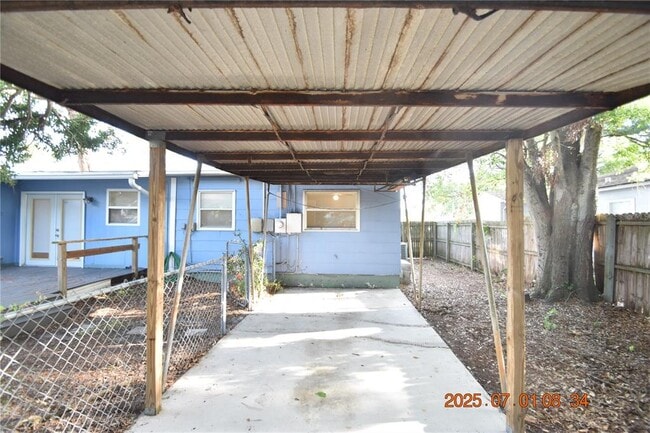 Building Photo - 818 49th Ave N
