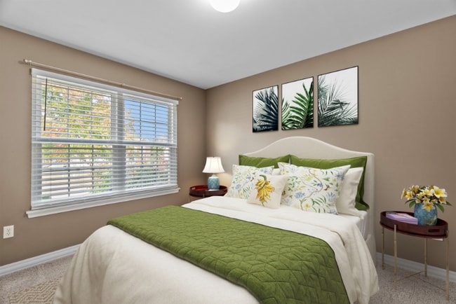 Building Photo - 665 Top Notch Ln