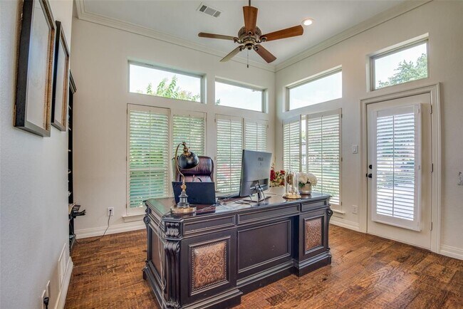 Building Photo - 5812 Richwater Dr