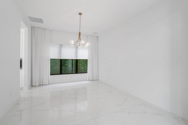 Building Photo - 17352 Rosella Rd
