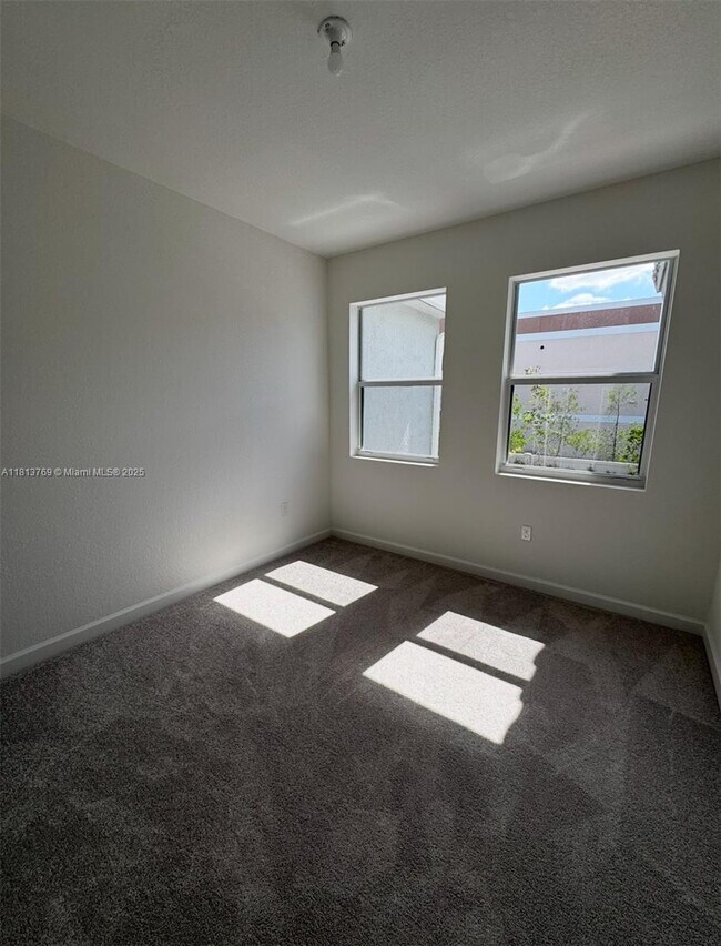 Building Photo - 136 SW 184th Way