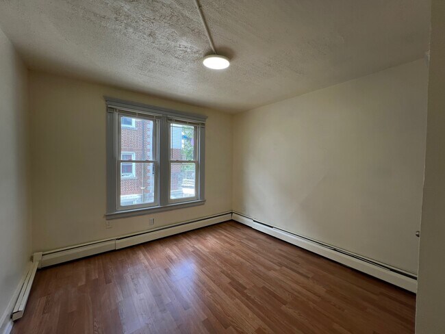 Building Photo - 12 Aetna St