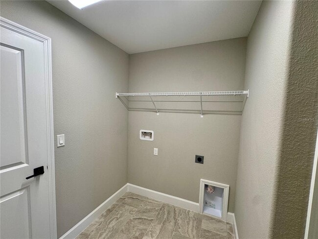 Building Photo - 102 Lynbrook Dr