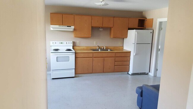 Building Photo - 93 Market St