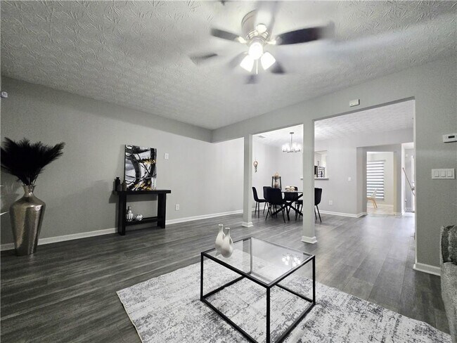 Building Photo - 2430 Piering Dr