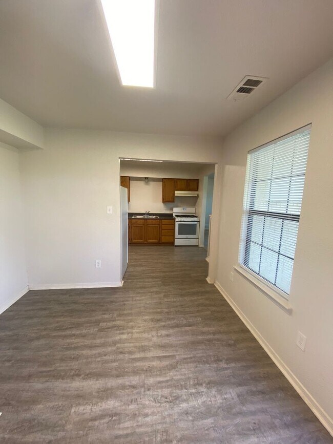 Building Photo - County Living- 1 mile from Hwy 380