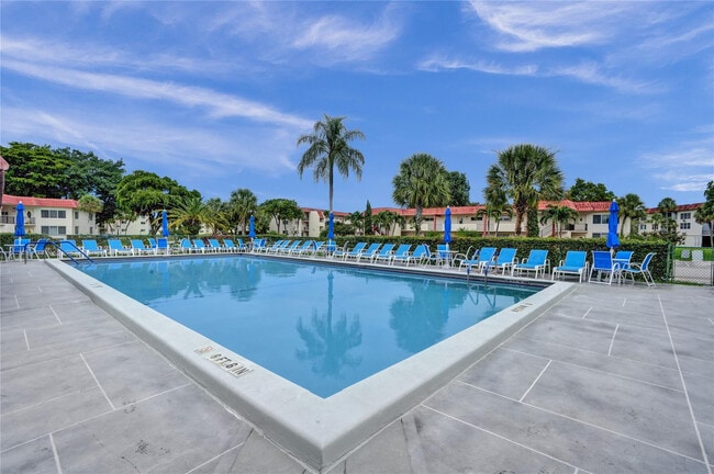 Building Photo - 681 S Hollybrook Dr