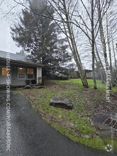 Building Photo - 3Bed/2Bath in NE Lincoln City