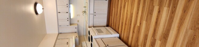 Building Photo - 10431 S Keating Ave