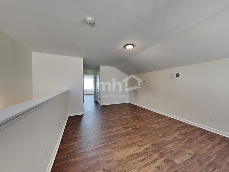 Building Photo - 153 Caledonia Dr