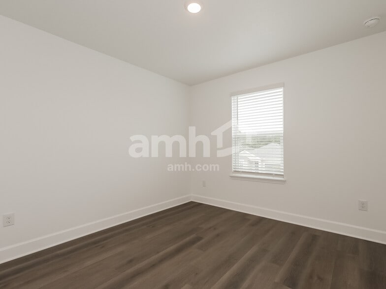 Building Photo - 37956 Dusty Saddle Ln