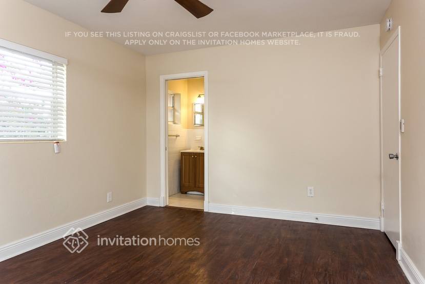 Building Photo - 533 W Dayton Cir