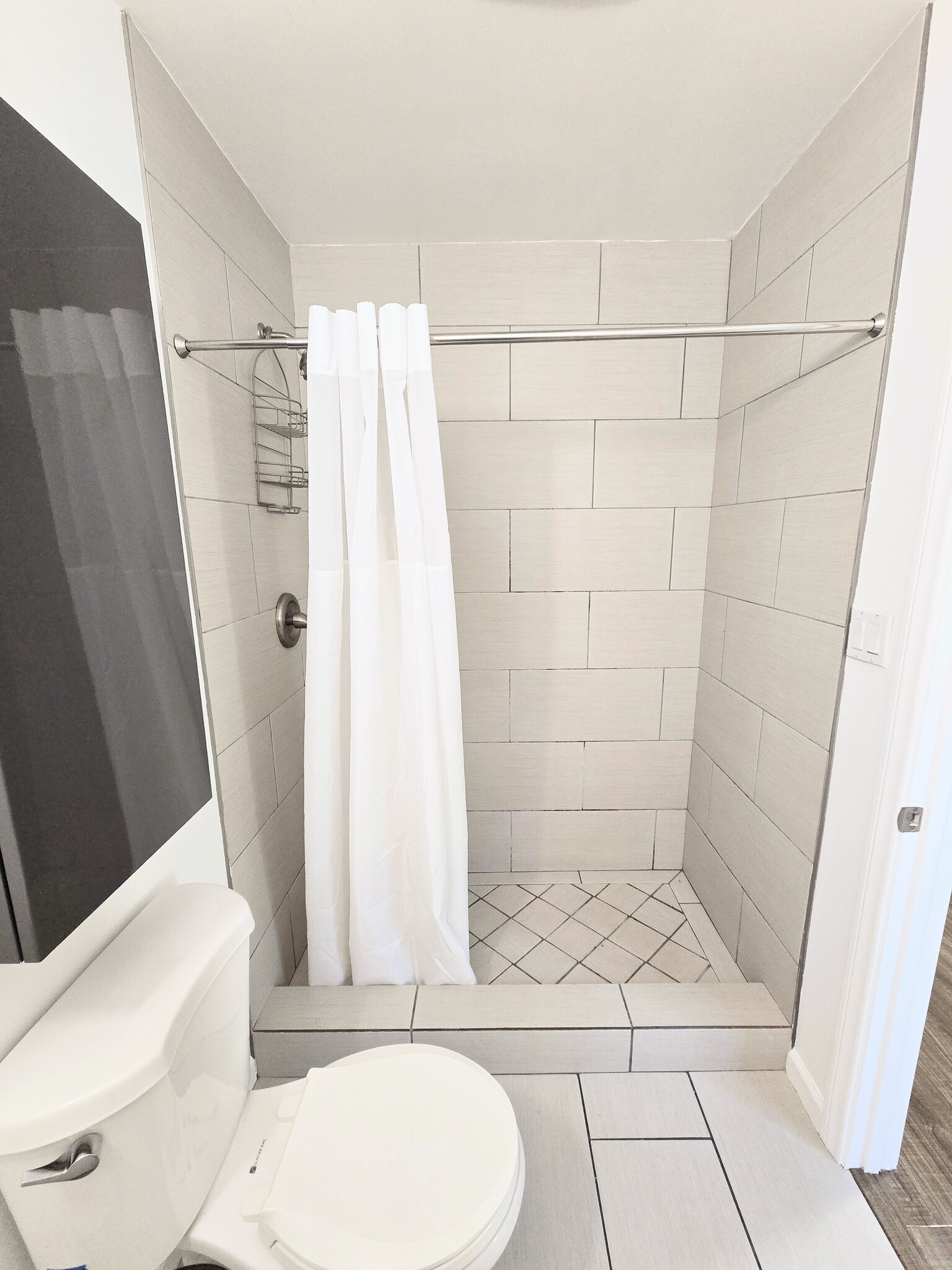 Bathroom 2 - 3121 Larga Ave