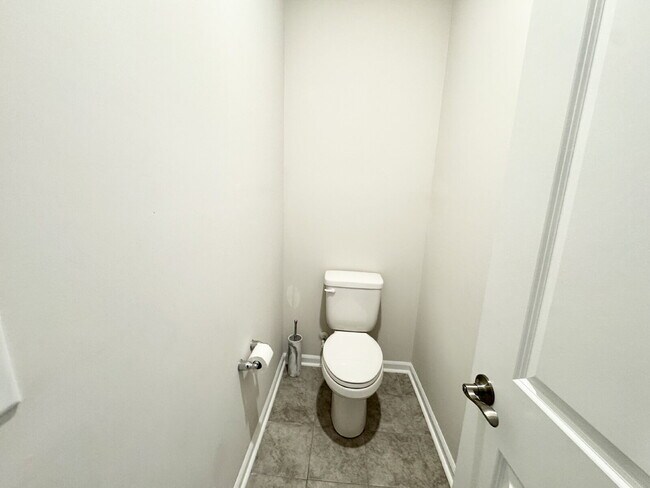 Building Photo - Spacious 4-Bedroom Home w/ 3 Full Baths on Somerset Lane in Central, SC