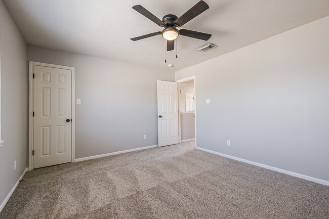 Building Photo - 12402 Greenmesa Dr