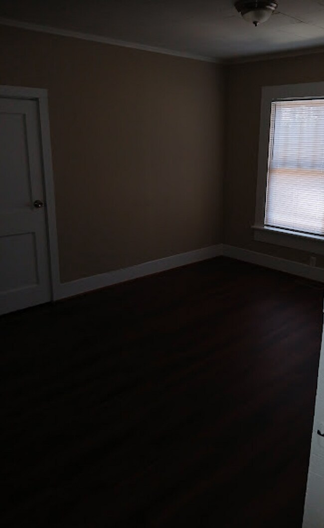 Building Photo - NOW AVAILABLE!! MOVE IN READY! MUST SEE ME!