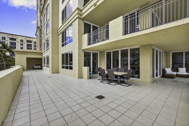 Building Photo - 3800 N Ocean Dr