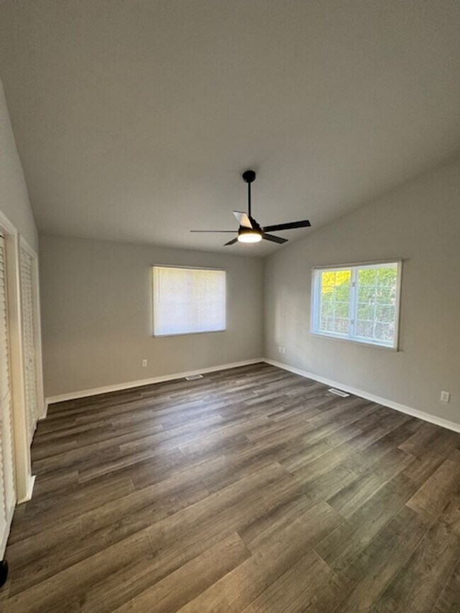 Building Photo - 2 Bedroom, 2 Bathroom Home- Cedar Lake, IN