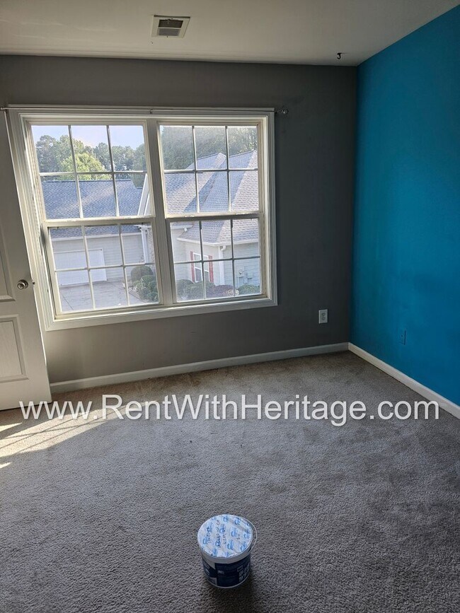 Building Photo - Gorgeous 4bd/ 2.5 Bath / Attention to Detail / Popular Menlow Station / Swim/ Tennis/ Direct Acce...