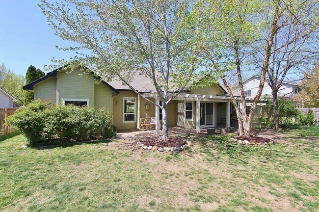 Building Photo - Your New Home Awaits in Bolder Creek! 4bed...