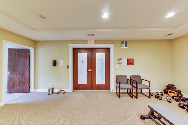 Building Photo - 6436 Roosevelt Rd