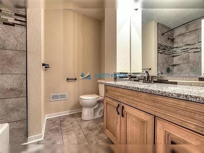 Building Photo - 4 bedrooms, 3 baths gorgeous Parkville home
