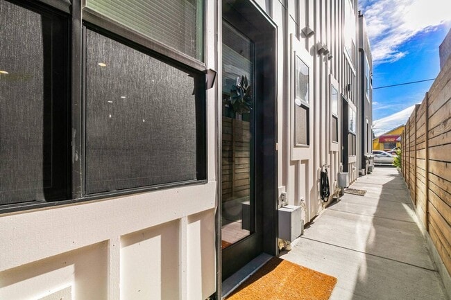 Building Photo - 5105 W 38th Ave