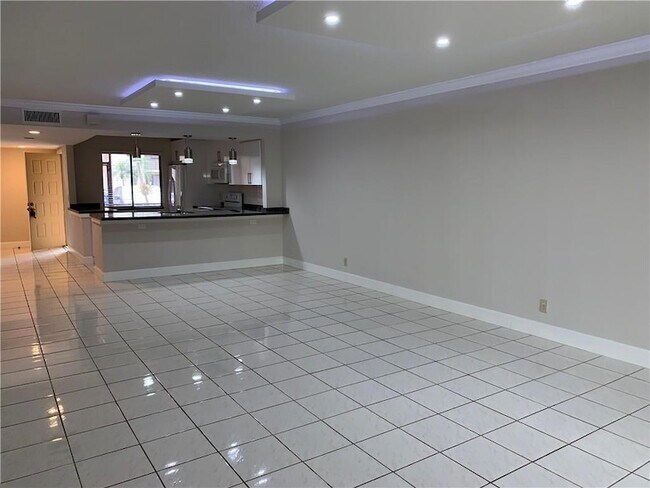 Building Photo - 434 Lakeview Dr