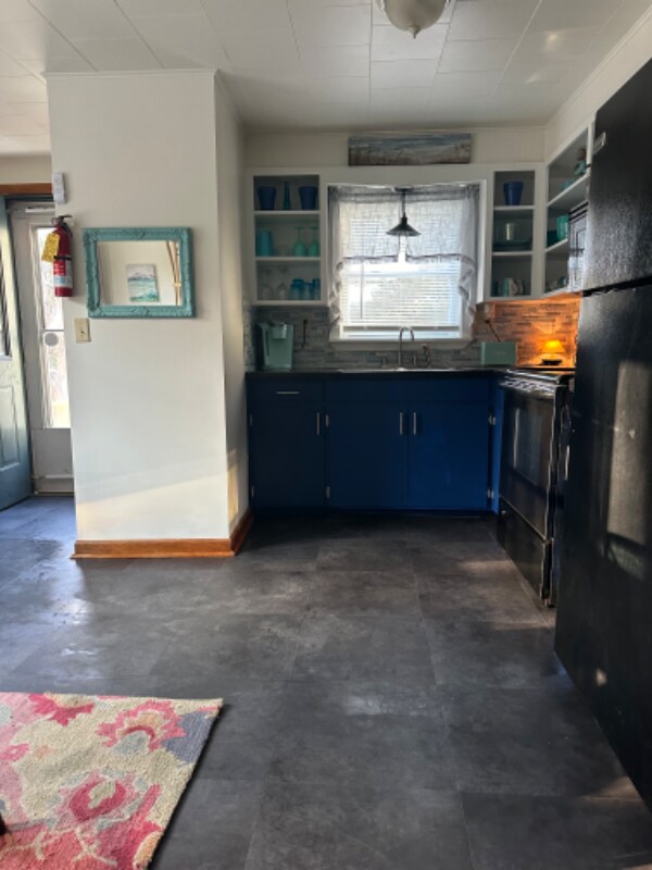 Building Photo - 2 John St