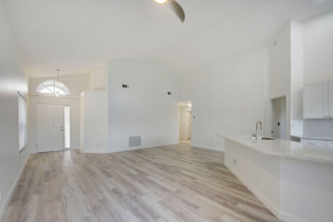 Building Photo - 7390 Ashley Shores Cir