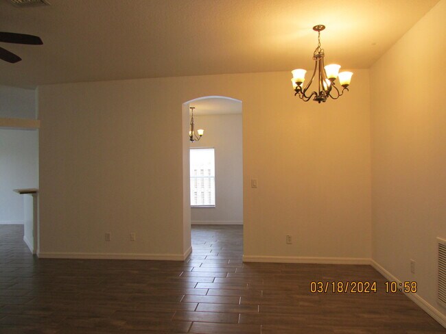 Building Photo - 2089 Maeve Cir