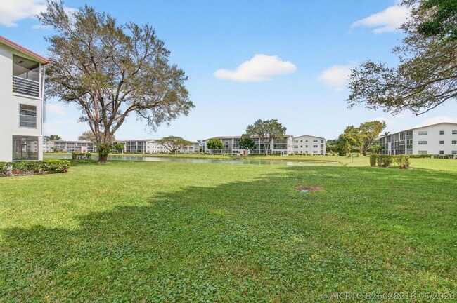 Building Photo - 360 Fanshaw I
