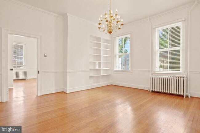 Building Photo - 209 N Washington St