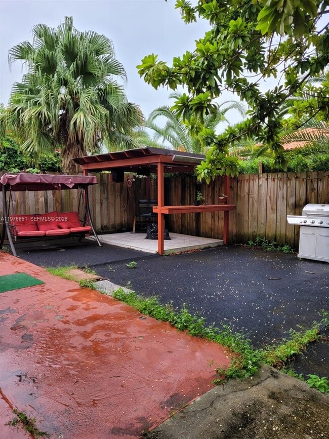 Building Photo - 10932 SW 25th St