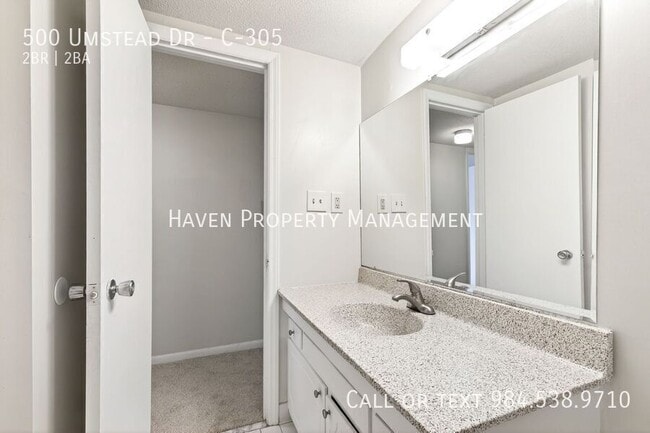 Building Photo - 500 Umstead Dr