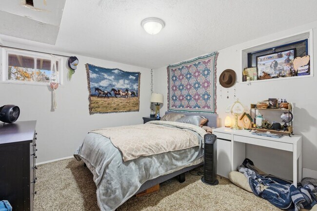 Building Photo - 4050 Taylor Ave