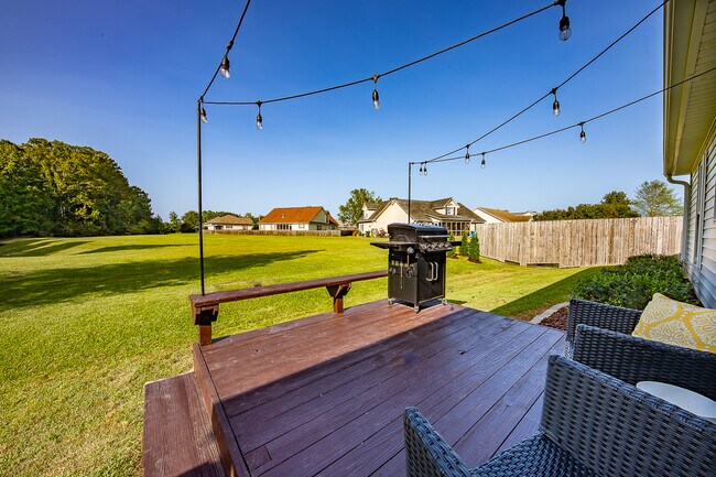 Patio: Outdoor space for relaxation and social activities. - 122 Sellhorn Blvd
