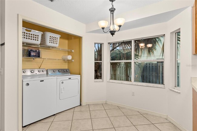 Building Photo - 212 Bent Oak Loop