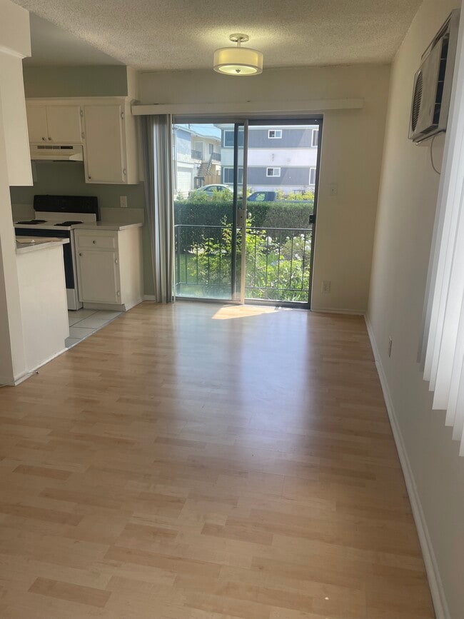 dining area - 3741 Westwodl blvd