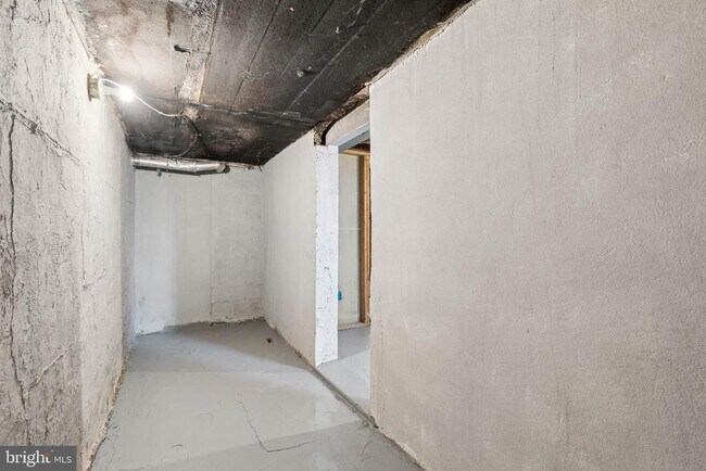 Building Photo - 540 46th St