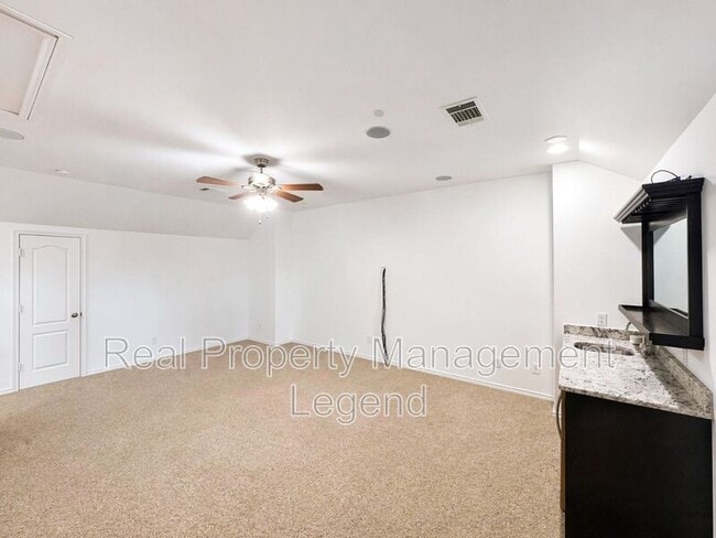 Building Photo - 5729 Knox Dr