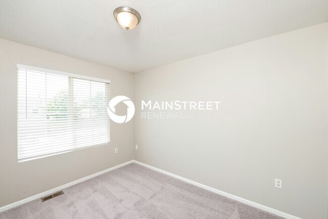 Building Photo - 4 Bedroom Pet-Friendly Home in Denver, CO with Main Street Renewal