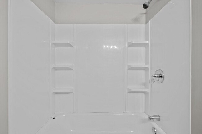 Building Photo - 500 Umstead Dr