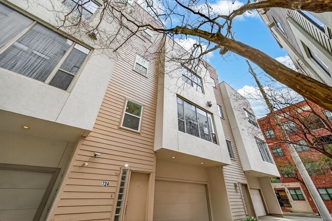 Building Photo - 724 Ruthven St